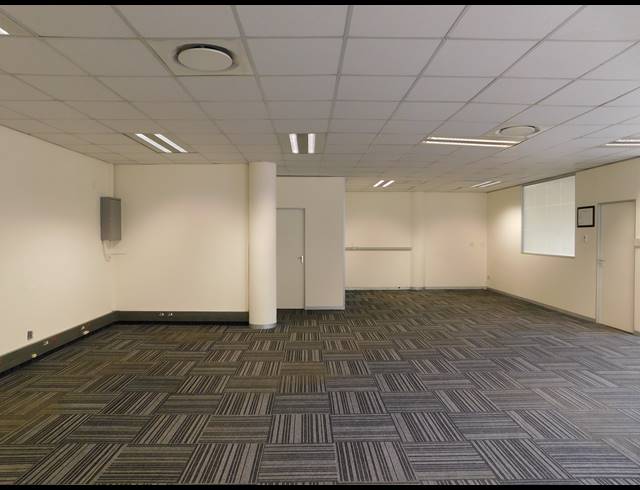 167M² OFFICE TO LET IN PARKTOWN
